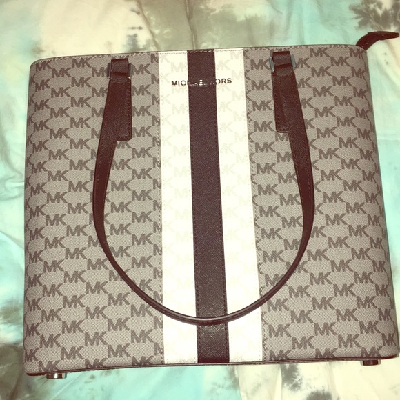 Michael Kors Handbags - Michael Kors brand new Morgan tote